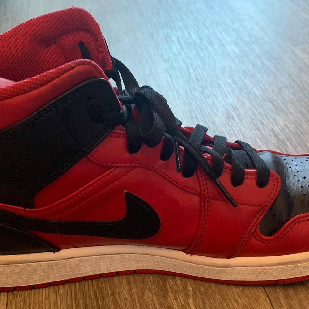 Nike Men's Black and Red Sneakers